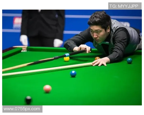 颜丙涛与墨菲激战正酣谁能在斯诺克赛场上笑到最后