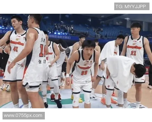 2021年广东队与四川队激战回顾精彩瞬间与战术分析